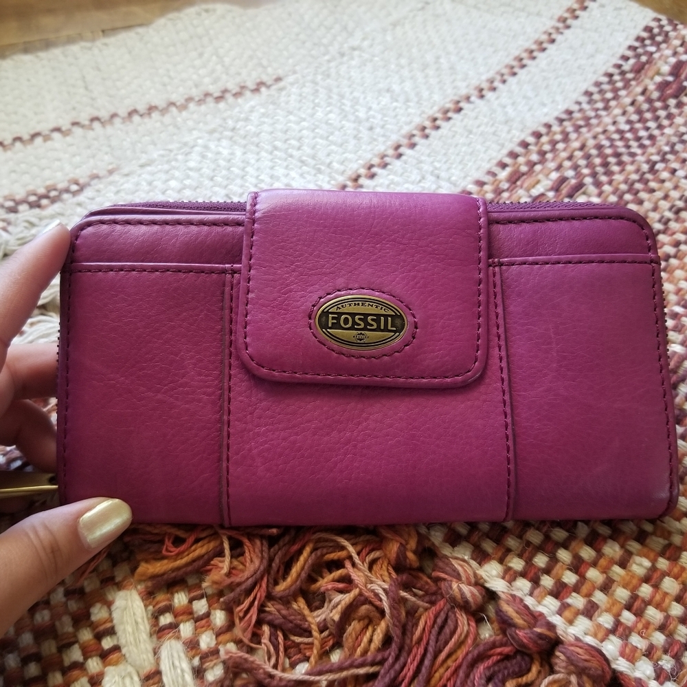 MOVING SALE! FOSSIL wallet in Magenta